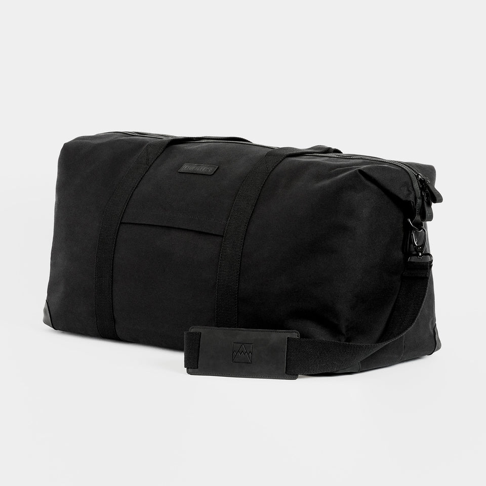 The Weekender XL duffle bag in All Black