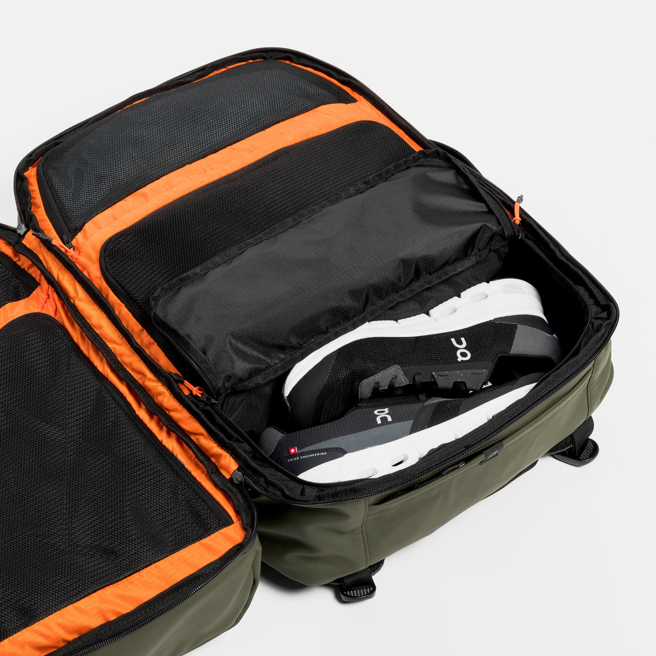 Adventure Bag in Urban Green clam shell inside view