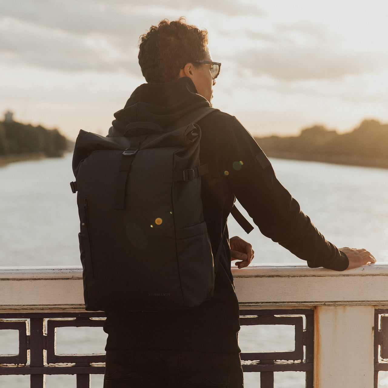 Man wearing The Roll Top in All Black