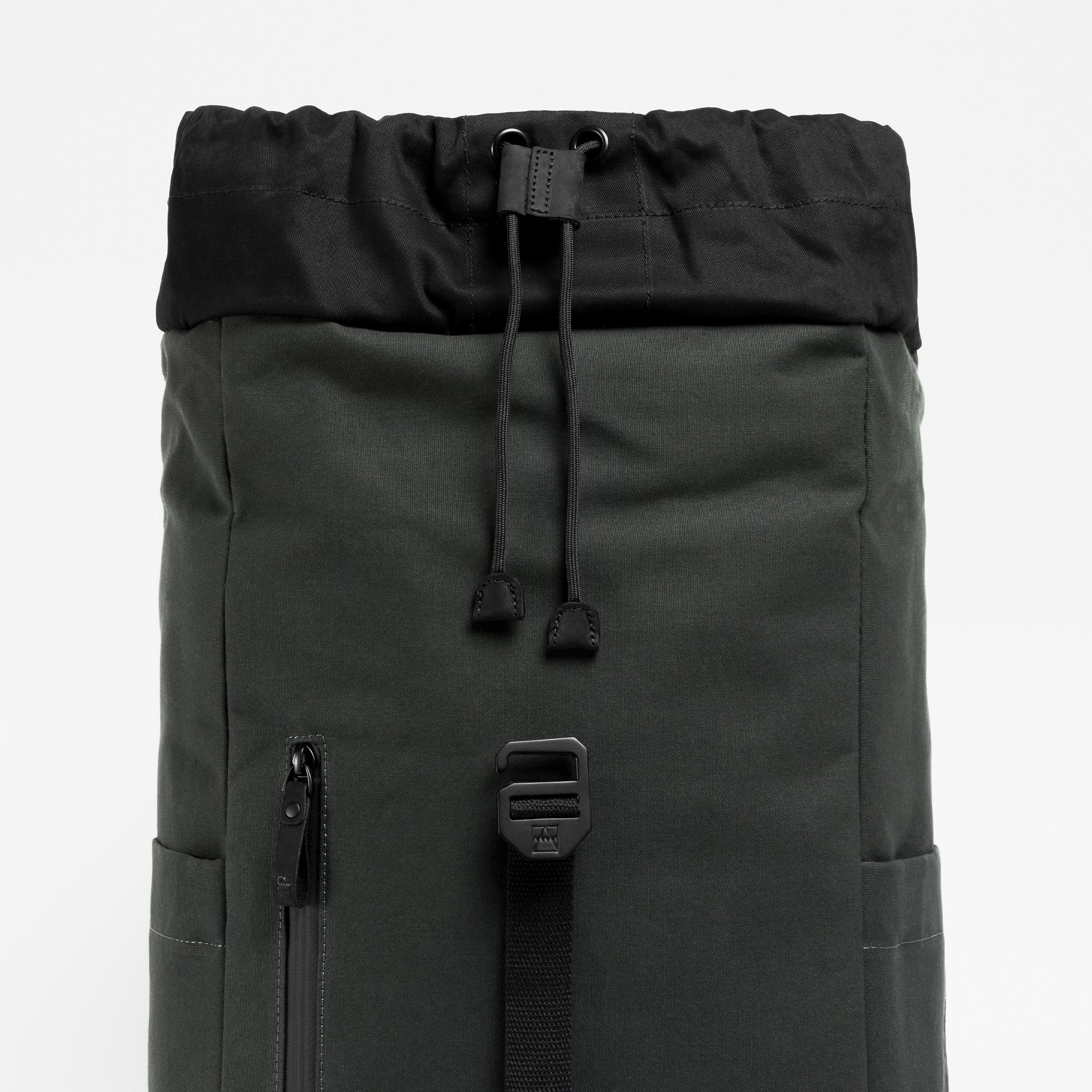 A studio shot of the drawstring closure on the Backpack 20L in Pirate