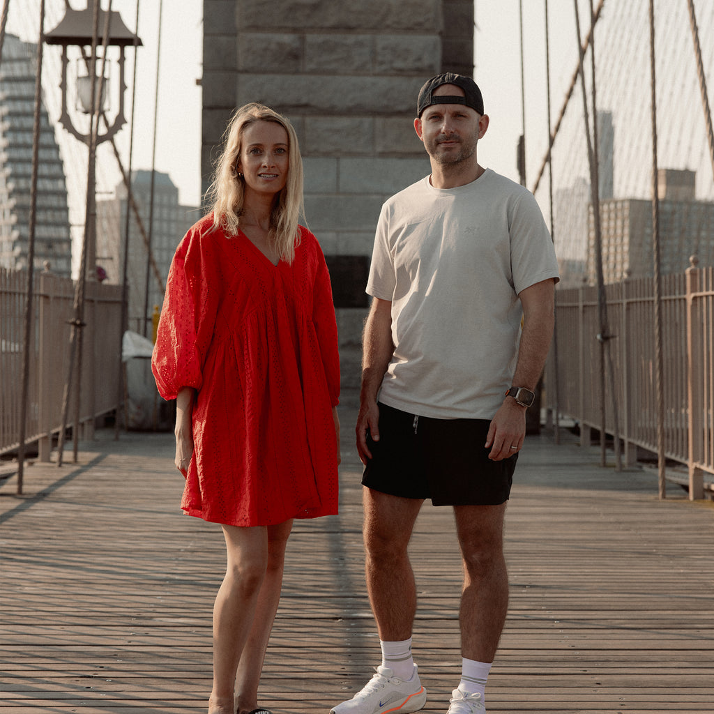 The co-founders of Stubble&CO Ben and Vic standing on Brooklyn Bridge