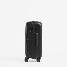 A studio shot of the lock and grab handle on the Hardshell 40L in All Black