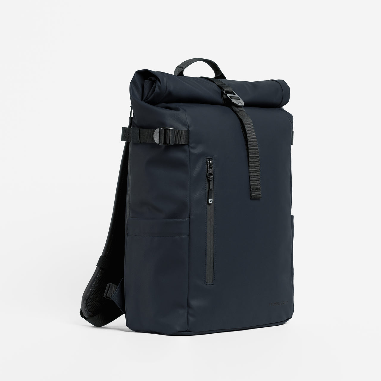 A studio shot of the front of a Roll Top 20L in Midnight Blue