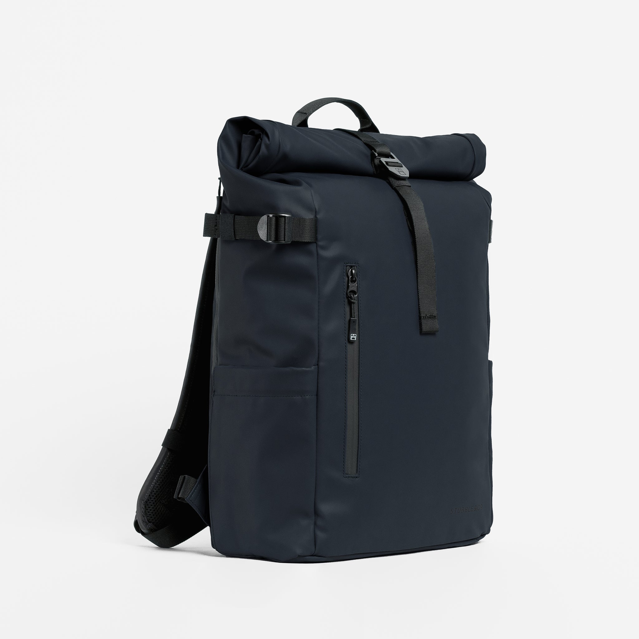 A studio shot of the front of a Roll Top 20L in Midnight Blue