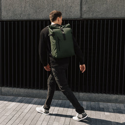 Man wearing The Roll Top in Urban Green