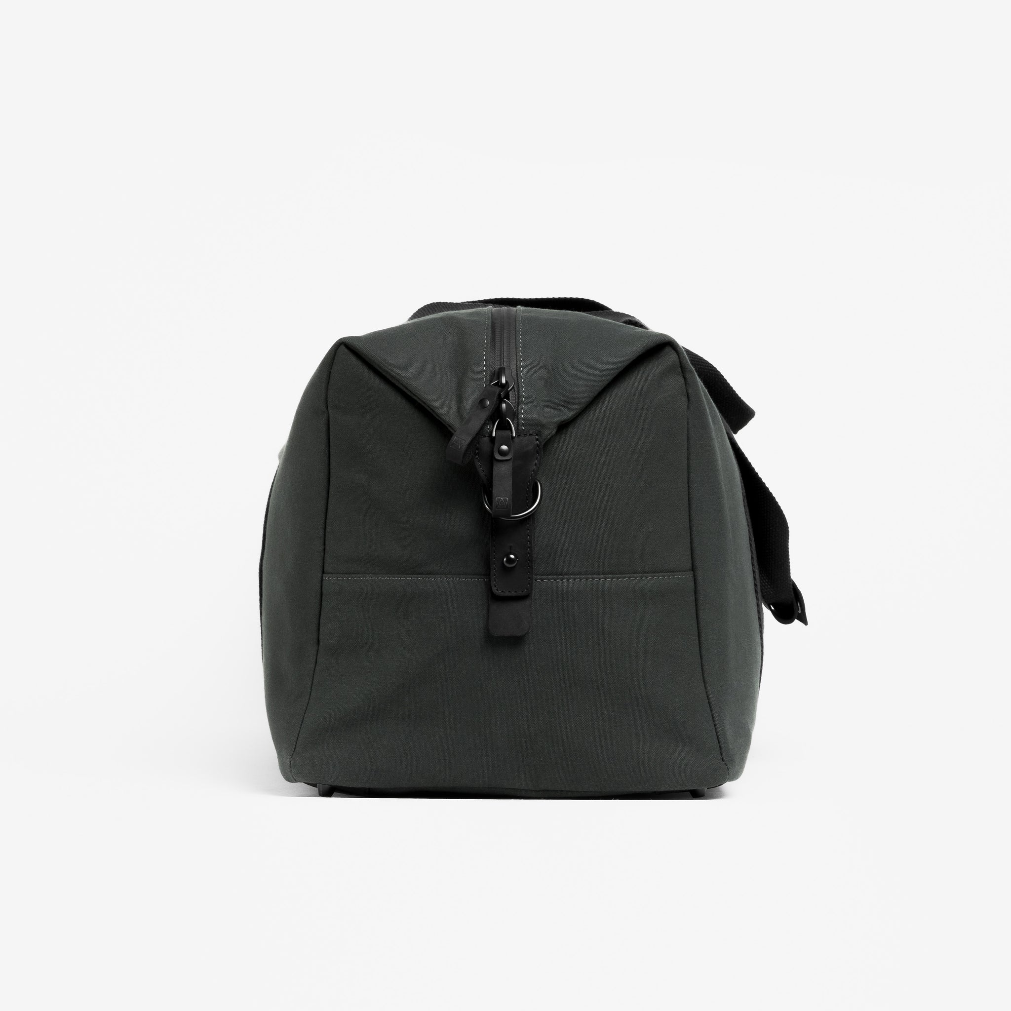 a studio shot of the end of the Weekender 30L in Pirate
