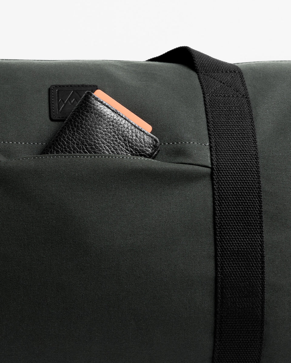 A studio shot of the front access pocket on the weekender duffel 30l