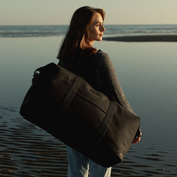 The Weekender XL duffle bag in All Black