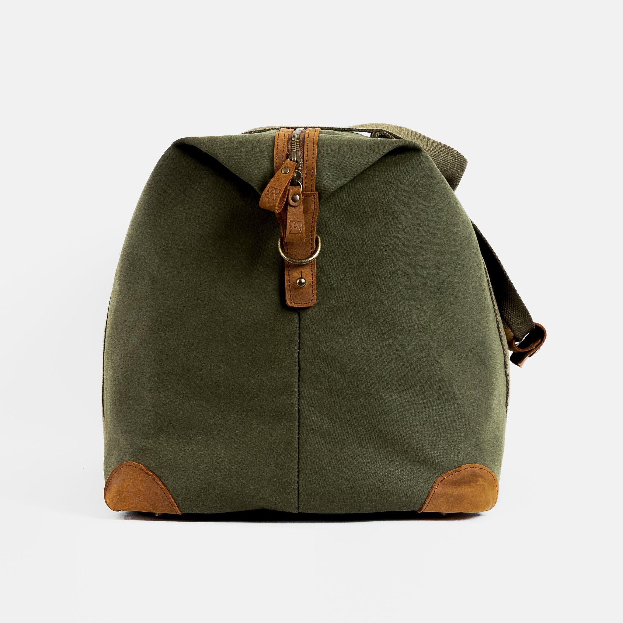 The Weekender XL duffle bag in Olive